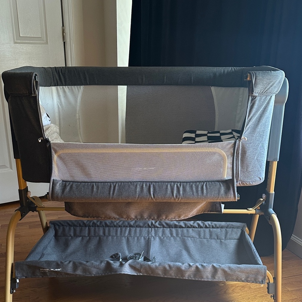 Angelbliss Rocking Bassinet - Picture 2 of 3